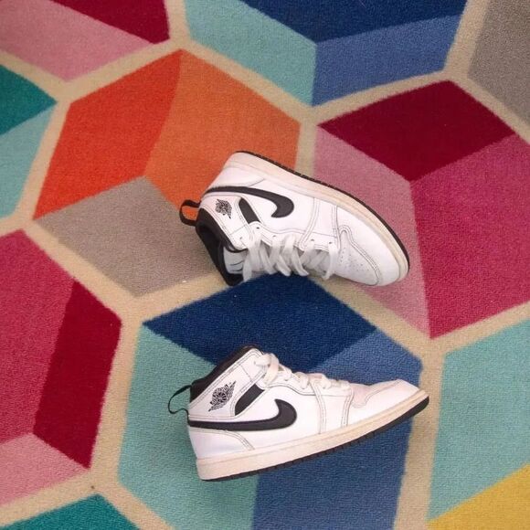 Jordan 1 Mid Little Kids' Shoes 13C - Picture 6 of 7